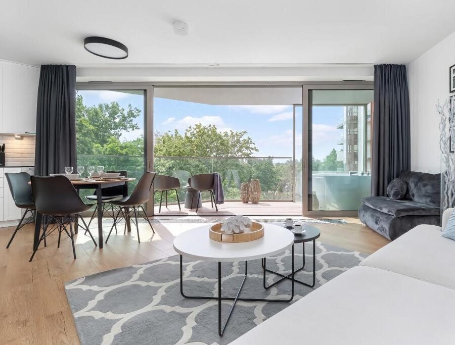 Apartament z sypialnią i wanną z hydromasażem