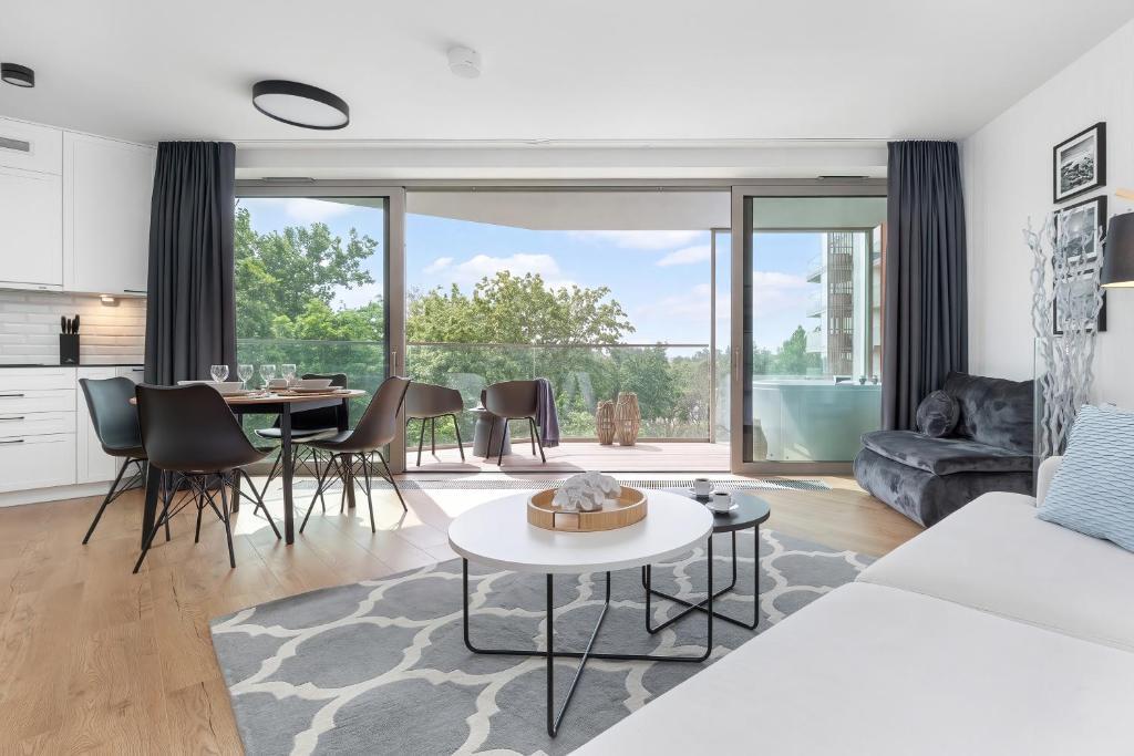 Apartament z sypialnią i wanną z hydromasażem